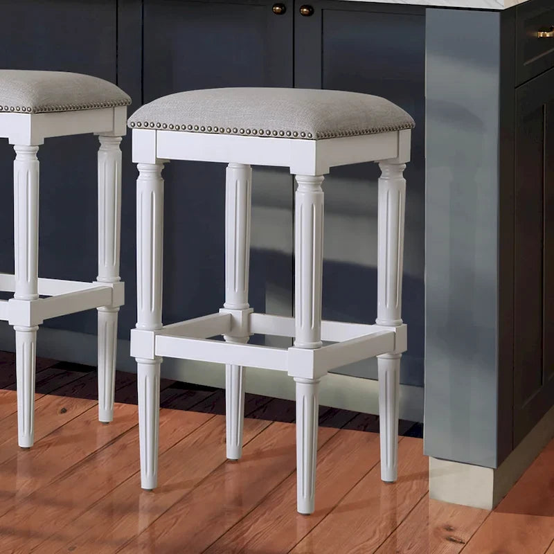 Tabouret de bar carré en bois massif avec assise rembourrée