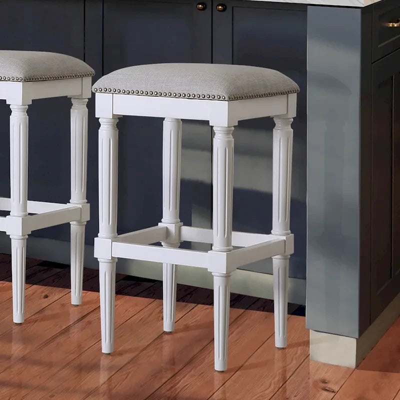 Tabouret de bar carré en bois massif avec assise rembourrée